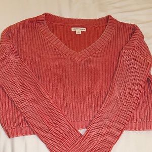 Cropped pink sweater